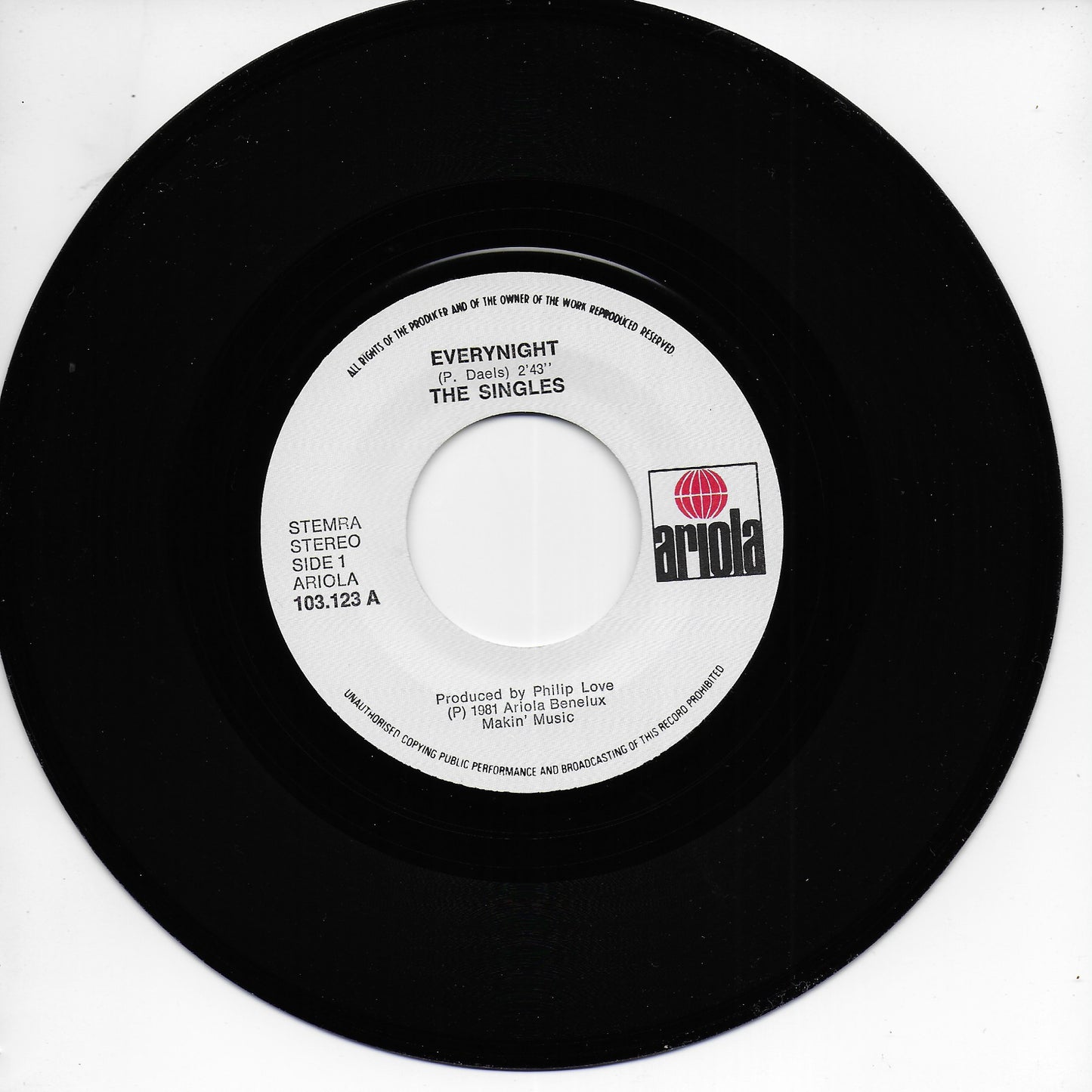 Singles - Everynight