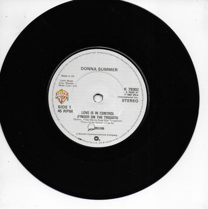 Donna Summer - Love is in control (finger on the trigger) (Engelse uitgave)