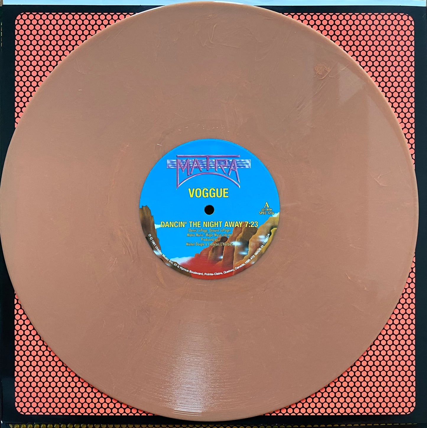 Voggue - Dancin' the night away (Peach vinyl) (12" maxi Single)