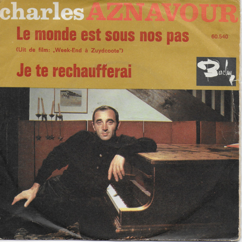 Charles Aznavour - Le monde est sous nos pas