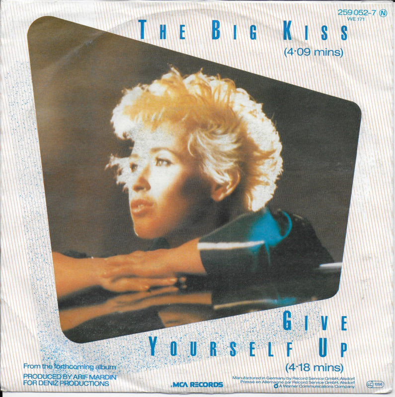 Thereza Bazar - The big kiss