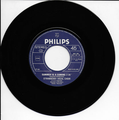 Strawberry Vocal Choir - Summer is a coming